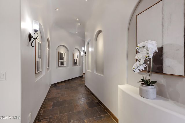 4327 E CAPRICORN Place, Chandler, AZ 85249