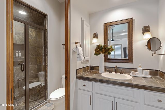 4327 E CAPRICORN Place, Chandler, AZ 85249