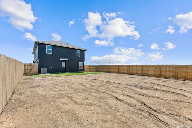 1026 Indian Way, Seguin, TX 78155