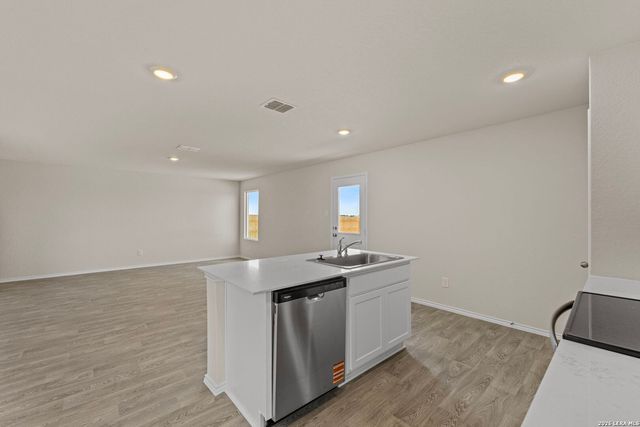 1026 Indian Way, Seguin, TX 78155