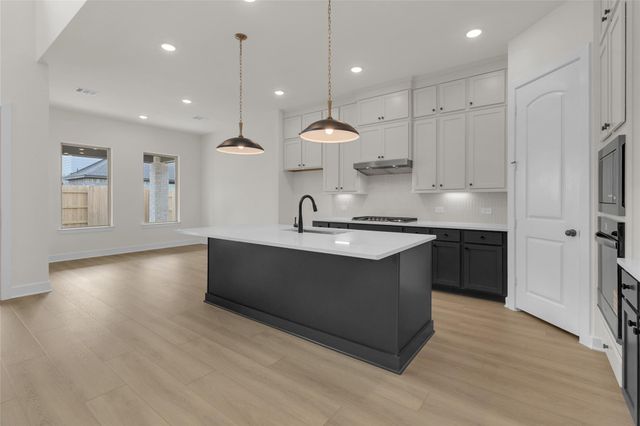 2803 Pathway Meadows Lane, Webster, TX 77598
