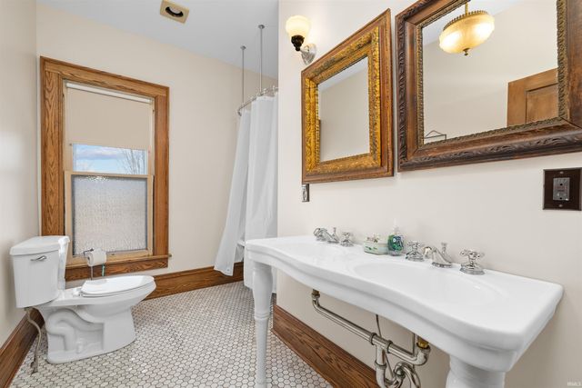 703 S Main Street, Auburn, IN 46706