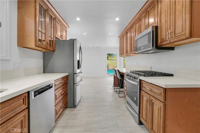 23507 Sylvan, Woodland Hills, CA 91367