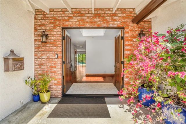 23507 Sylvan, Woodland Hills, CA 91367