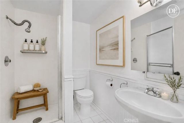 23507 Sylvan, Woodland Hills, CA 91367
