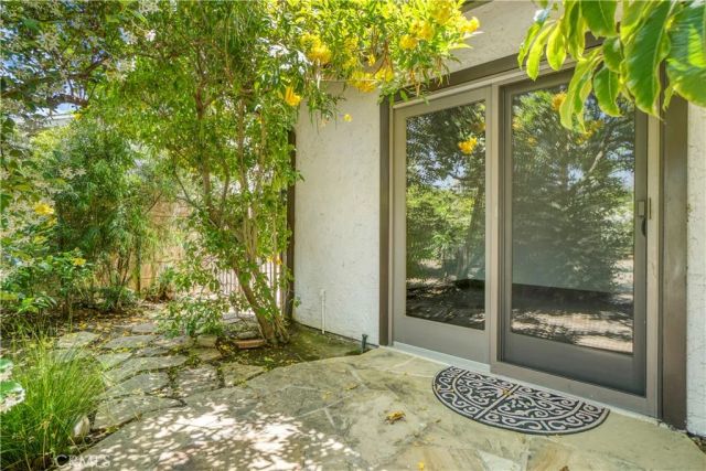 23507 Sylvan, Woodland Hills, CA 91367