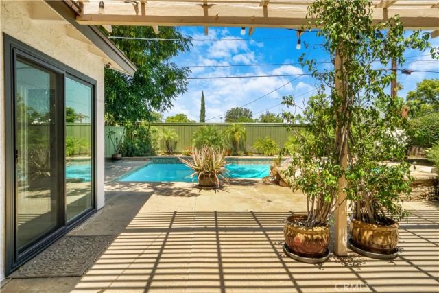 23507 Sylvan, Woodland Hills, CA 91367