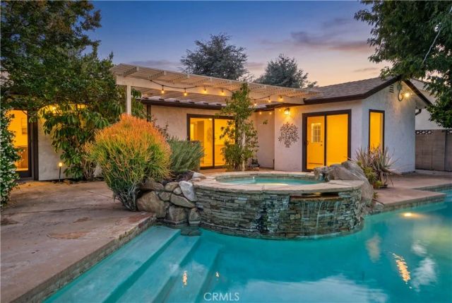 23507 Sylvan, Woodland Hills, CA 91367