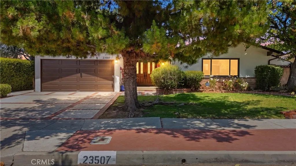 23507 Sylvan, Woodland Hills, CA 91367