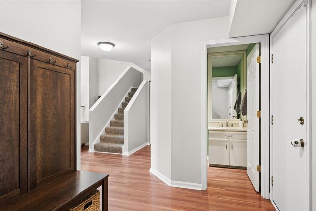 1302 Pimlico Parkway -, Libertyville, IL 60048