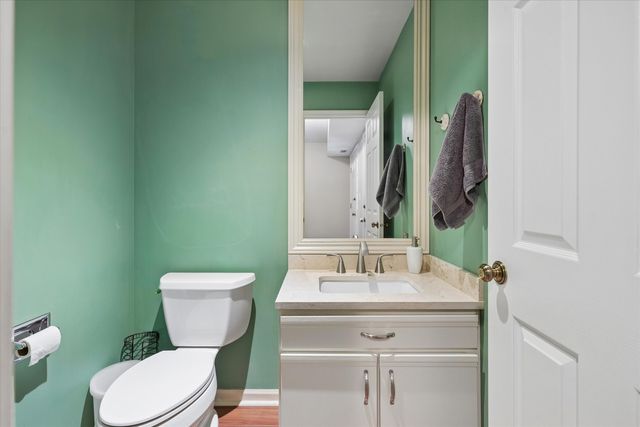 1302 Pimlico Parkway -, Libertyville, IL 60048