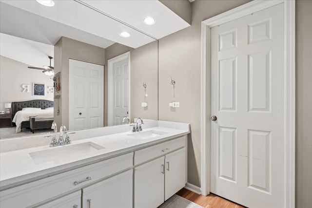 1302 Pimlico Parkway -, Libertyville, IL 60048
