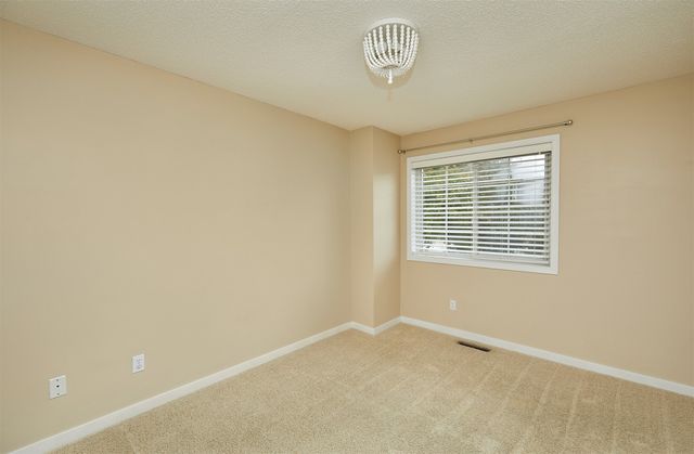 1050 68th Street 8, West Des Moines, IA 50266