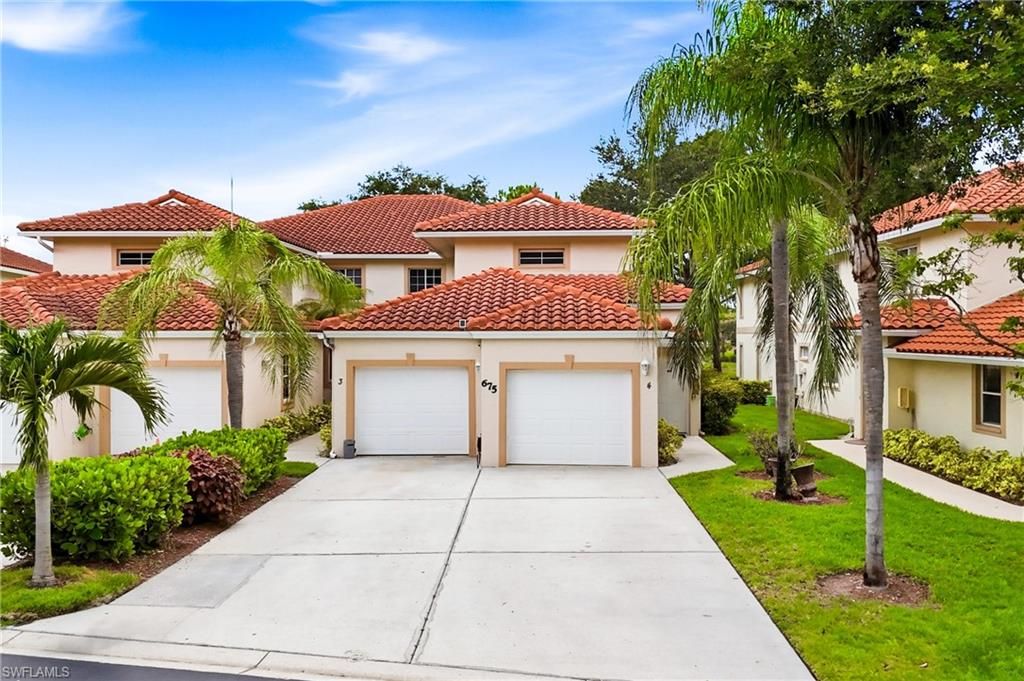 675 Luisa LN 4, NAPLES, FL 34104 — photo 2