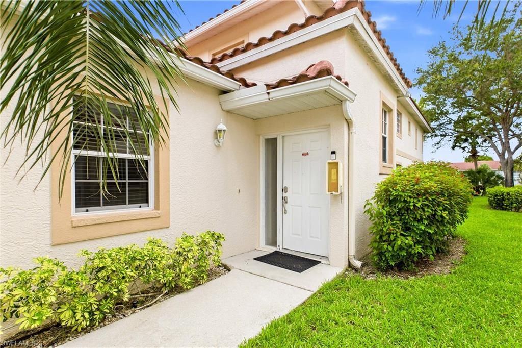 675 Luisa LN 4, NAPLES, FL 34104 — photo 5