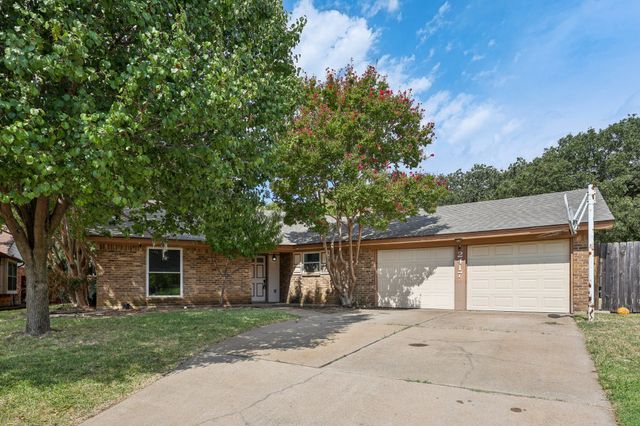 2417 Meadow Court, Bedford, TX 76021