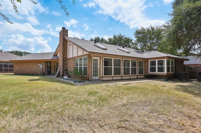 2417 Meadow Court, Bedford, TX 76021