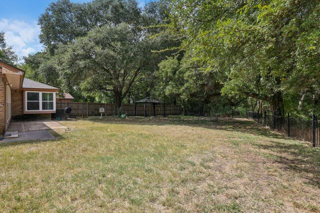 2417 Meadow Court, Bedford, TX 76021