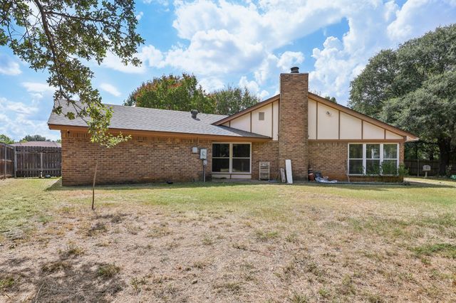 2417 Meadow Court, Bedford, TX 76021