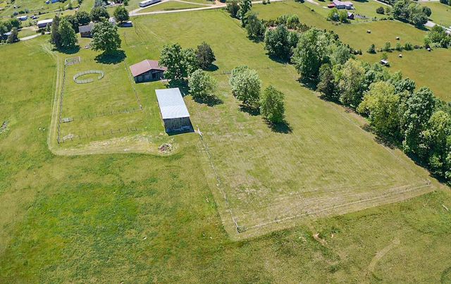 2335 Liberty Road, Crab Orchard, KY 40419