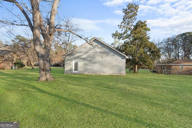 520 Holly Drive, Metter, GA 30439