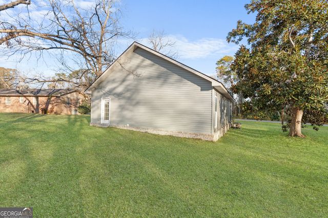 520 Holly Drive, Metter, GA 30439