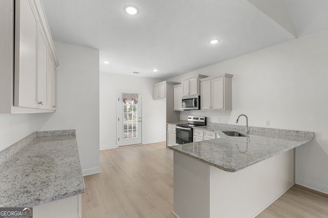 520 Holly Drive, Metter, GA 30439