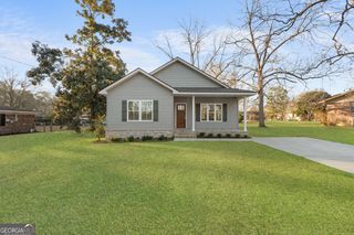 520 Holly Drive, Metter, GA 30439