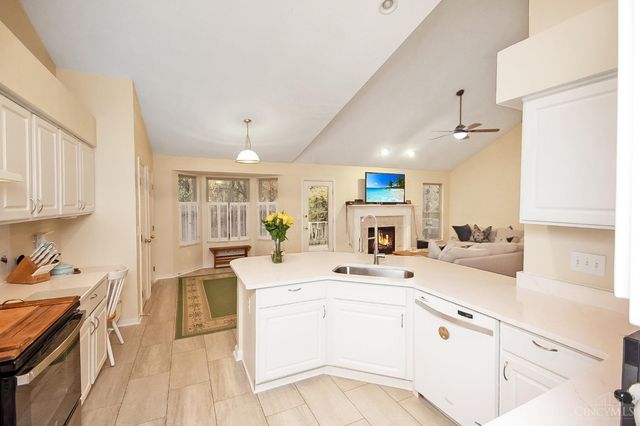 6074 Weber Oaks Drive, Miami Twp, OH 45140