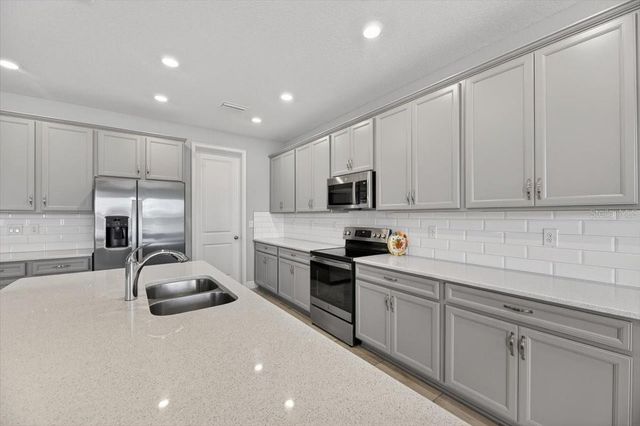 8816 MUGNAI STREET, Riverview, FL 33578