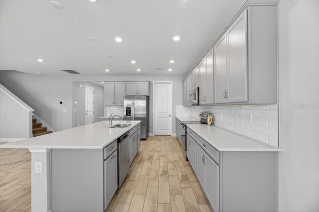 8816 MUGNAI STREET, Riverview, FL 33578