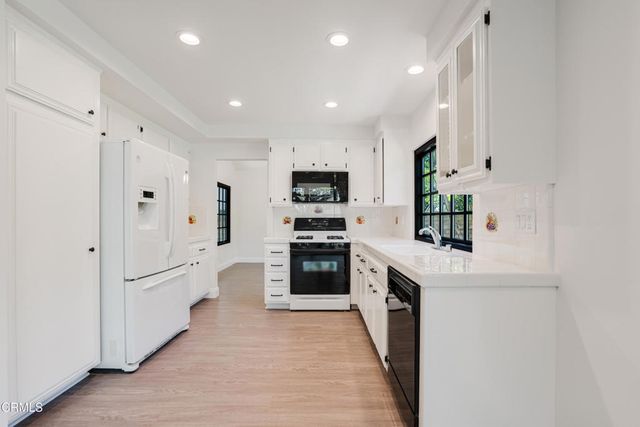 1093 Evenstar Avenue, Westlake Village, CA 91361