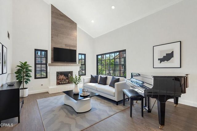 1093 Evenstar Avenue, Westlake Village, CA 91361