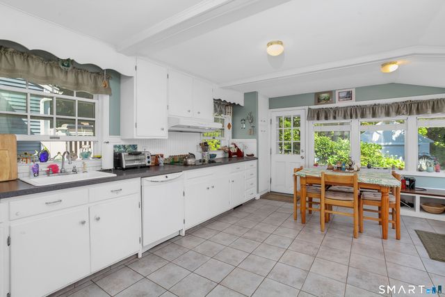 52 East Main Street, Branford, CT 06405