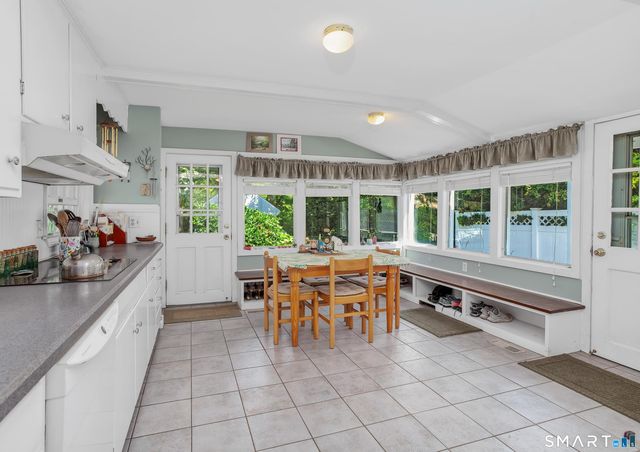 52 East Main Street, Branford, CT 06405