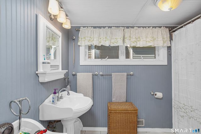 52 East Main Street, Branford, CT 06405