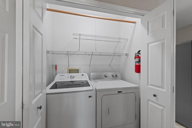 10 CARRIAGE HILL DR, Hagerstown, MD 21742