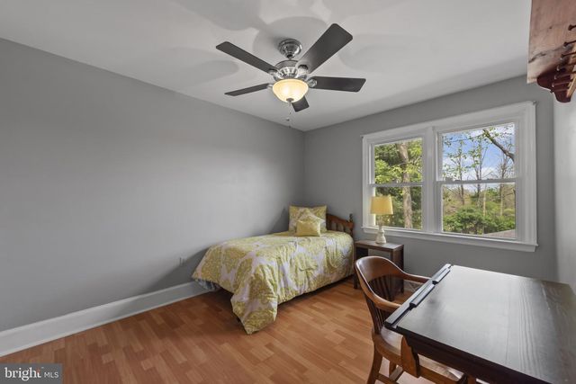 10 CARRIAGE HILL DR, Hagerstown, MD 21742