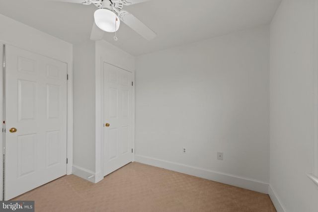 10 CARRIAGE HILL DR, Hagerstown, MD 21742