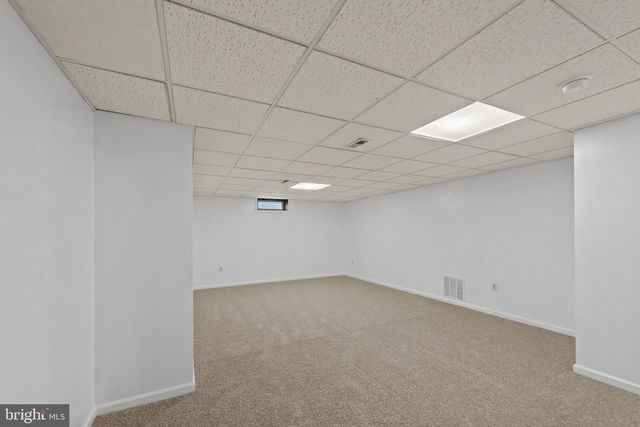 10 CARRIAGE HILL DR, Hagerstown, MD 21742