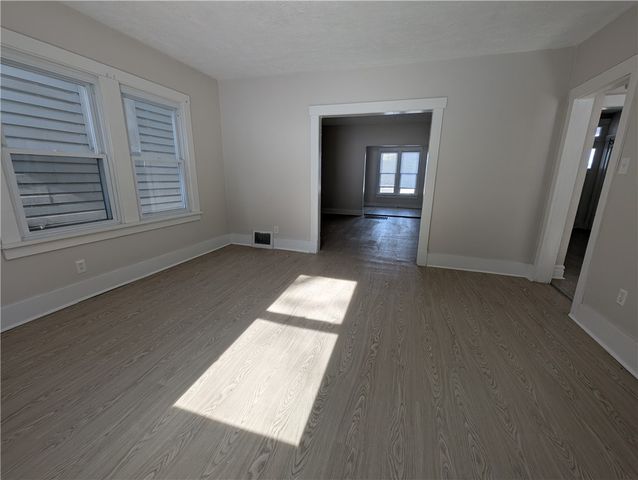 518 7th Ave, Coraopolis, PA 15108