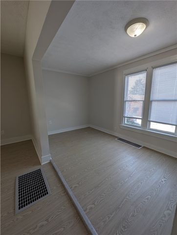 518 7th Ave, Coraopolis, PA 15108