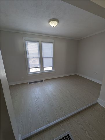 518 7th Ave, Coraopolis, PA 15108