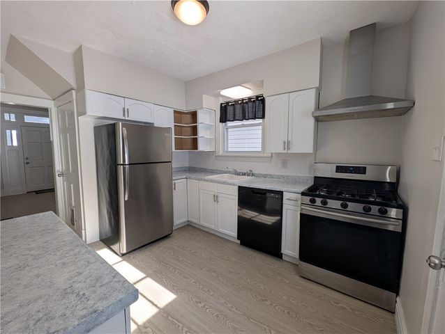 518 7th Ave, Coraopolis, PA 15108