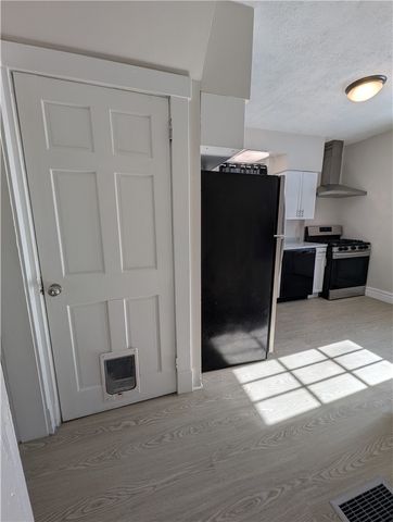 518 7th Ave, Coraopolis, PA 15108