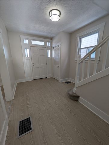 518 7th Ave, Coraopolis, PA 15108