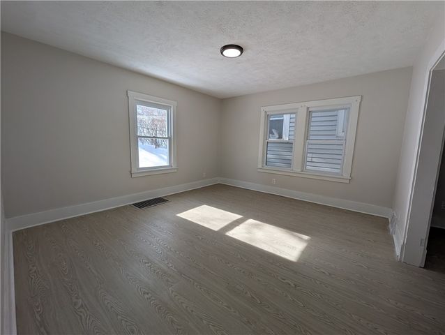 518 7th Ave, Coraopolis, PA 15108