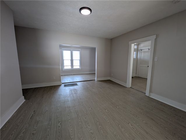 518 7th Ave, Coraopolis, PA 15108