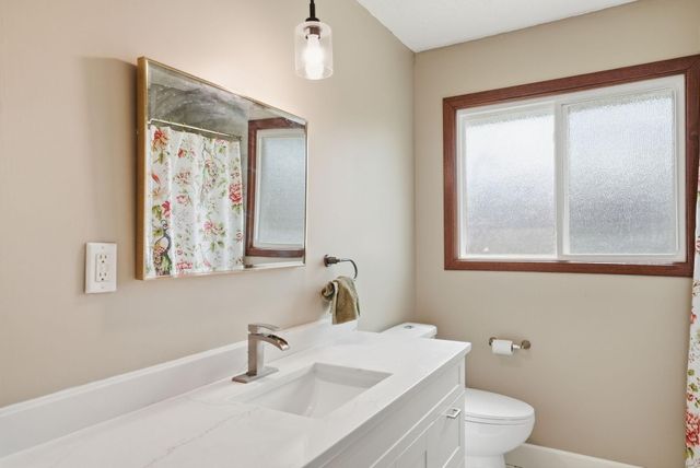 8212 Vincent Avenue N, Brooklyn Park, MN 55444