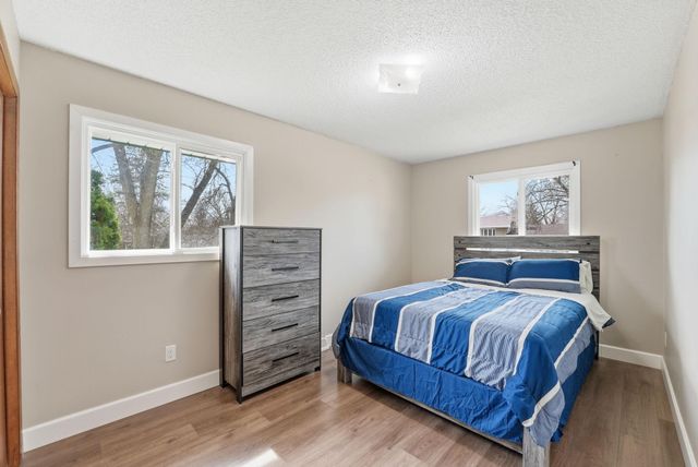 8212 Vincent Avenue N, Brooklyn Park, MN 55444